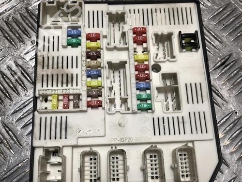 Used Fuse box RENAULT MEGANE III Coupe (DZ0/1_) 1.5 dCi (DZ09, DZ0D, DZ1F, DZ1G, DZ14, DZ29) (110 hp) 31200876