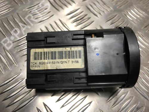 Headlight switch VW POLO IV (9N_, 9A_) 1.2 12V | BP25305977I24