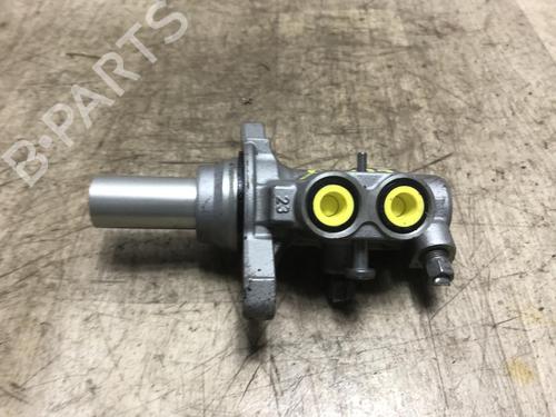 Brake master cylinder RENAULT CLIO V (B7_) 1.3 TCe 130 (B7MF) | BP20633681M77