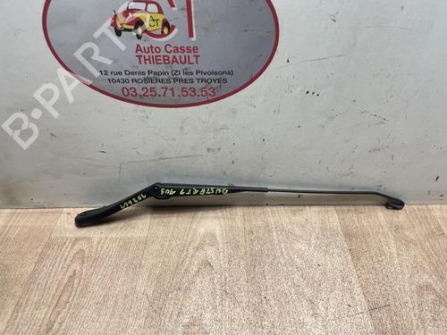 Used Front windshield wiper arm DACIA DUSTER (HS_) 1.5 dCi (HSMC) (107 hp) 20630642