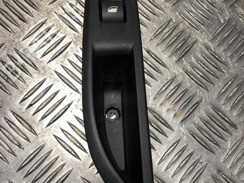 Højre bagtil elrude kontakt PEUGEOT 208 II (UB_, UP_, UW_, UJ_) 1.2 PureTech 100 (101 hp) 31660720