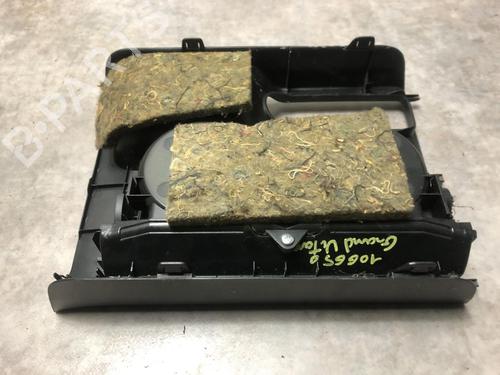 Porte-gobelet/Objets SUZUKI GRAND VITARA II (JT, TE, TD) 1.9 DDiS All-wheel Drive (JT419, TD44, JB419WD, JB419XD,... (129 hp) 20617105