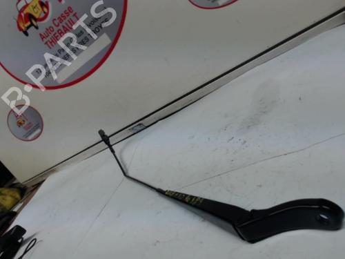 Used Front windshield wiper arm PEUGEOT 2008 I (CU_) 1.2 VTi (82 hp) 13266370
