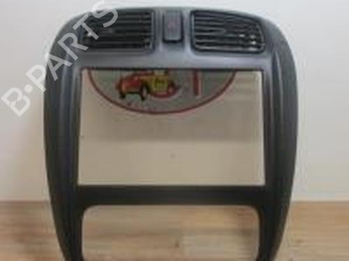 Midtkonsoll MAZDA DEMIO (DW) 1.3 16V (DW3W, DW19) (63 hp) 29430466