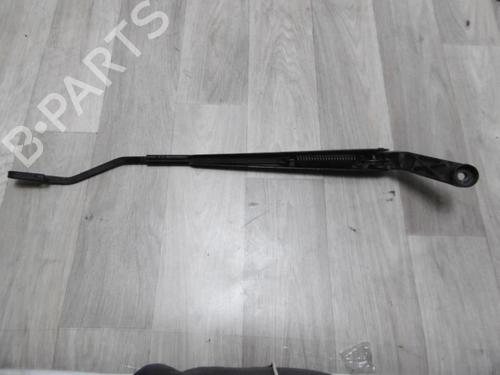 Used Front windshield wiper arm TOYOTA COROLLA (_E12_) 2.0 D-4D (CDE120_, CDE120R) (90 hp) 13279332