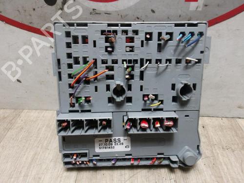 Used Fuse box FORD KA (RU8) 1.2 (69 hp) 13267602