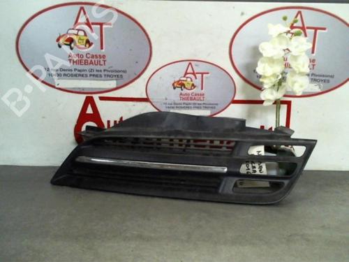 Used Grille NISSAN MICRA III (K12) 1.2 16V (65 hp) 30673967