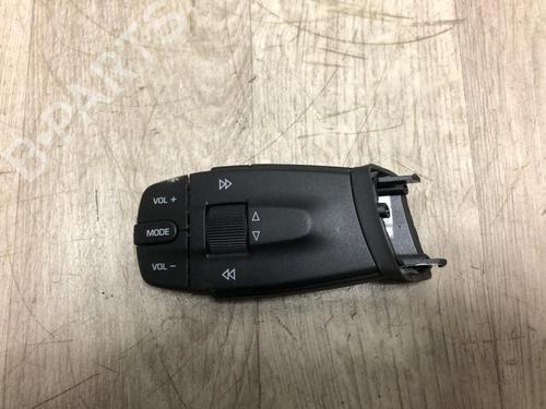 Used Switch SEAT IBIZA IV (6J5, 6P1) 1.4 TDI (80 hp) 23109529