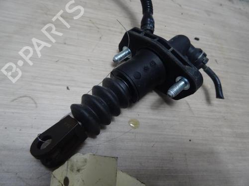 Used Clutch slave cylinder SUZUKI GRAND VITARA II (JT, TE, TD) 1.9 DDiS All-wheel Drive (JT419, TD44, JB419WD, JB419XD,... (129 hp) 13136734
