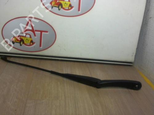 Used Front windshield wiper arm DACIA DUSTER (HS_) 1.5 dCi 4x4 (HSMC, HSMD) (110 hp) 22912995