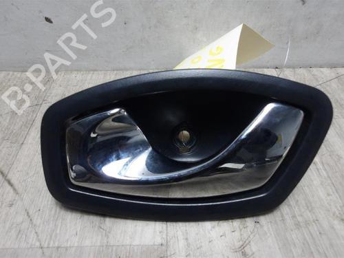 Venstre foran invendig håndtak RENAULT CLIO IV (BH_) 0.9 TCe 90 (BHNF, BHMA, BHMH, BHJK, BHJR) (90 hp) 13284364