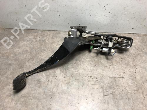 Used Clutch pedal TOYOTA RAV 4 III (_A3_) 2.2 D 4WD (ALA30_, ALA30R) (150 hp) 20269259