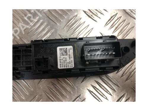 Left front window switch PEUGEOT 208 II (UB_, UP_, UW_, UJ_) 1.2 PureTech 100 | BP25708545I27 