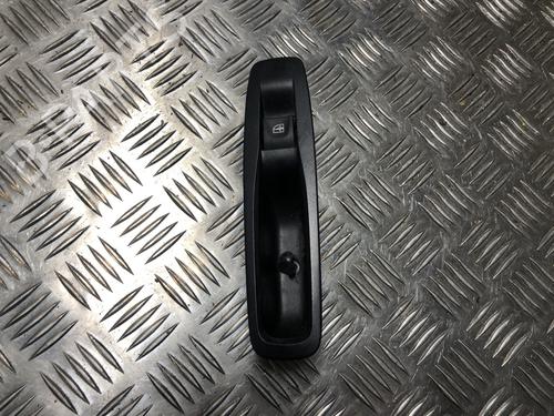 Used Left rear window switch Left rear window switch RENAULT MEGANE IV Hatchback (B9A/M/N_) 1.5 Blue dCi 115 (B9A6) (116 hp) 34415684 34415684