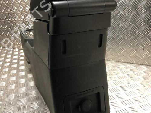 Middle console NISSAN X-TRAIL I (T30) 2.2 Di 4x4 | BP31198039I22