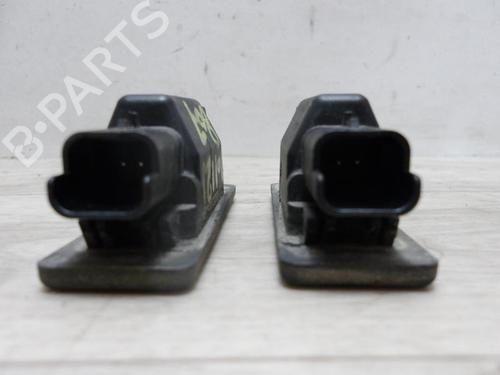 Éclairage de plaque d'immatriculation PEUGEOT 807 (EB_) 2.0 HDI (136 hp) 13133404