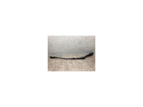 Used Front windshield wiper arm FORD FOCUS III 1.6 TDCi (115 hp) 20484398