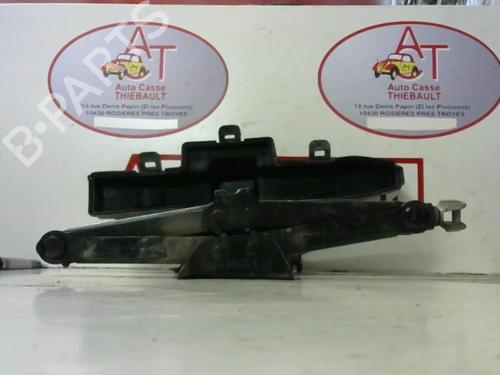 Used Jack Kit CITROËN XSARA Coupe (N0) 1.4 i (75 hp) 31204483