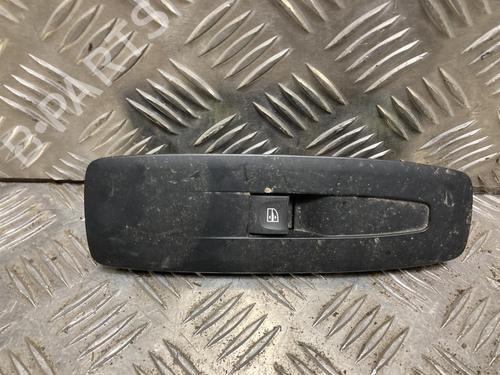 right-front-window-switch-renault-megane-iv-hatchback-b9amn_-2015-34415681 main image