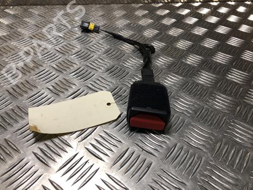 Used Seat buckle PEUGEOT 208 II (UB_, UP_, UW_, UJ_) 1.2 PureTech 100 (101 hp) 31800634