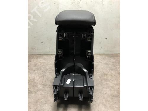 Armrest / Center console PEUGEOT 2008 II (UD_, US_, UY_, UJ_, UR_, UC_) 1.5 BlueHDI 130 | BP20627986I20 
