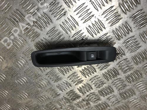 Used Right rear window switch RENAULT MEGANE IV Hatchback (B9A/M/N_) 1.5 dCi 110 (B9A3) (110 hp) 31200948