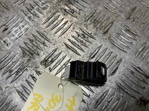 Used Right rear window switch Right rear window switch PEUGEOT 308 SW II (LC_, LJ_, LR_, LX_, L4_) 1.6 BlueHDi 120 (120 hp) 34194829 34194829