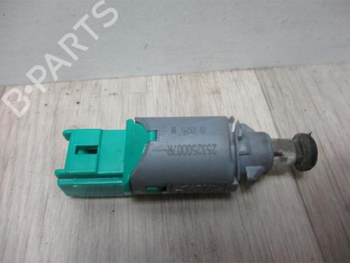 Used Switch DACIA DUSTER (HS_) 1.5 dCi 4x4 (109 hp) 13036895