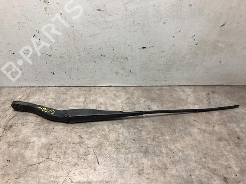 Used Front windshield wiper arm DACIA SANDERO II TCe 90 (B8M1, B8MA, B8AC) (90 hp) 20634654