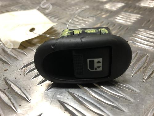 Used Switch PEUGEOT 1007 (KM_) 1.4 HDi (68 hp) 24737350