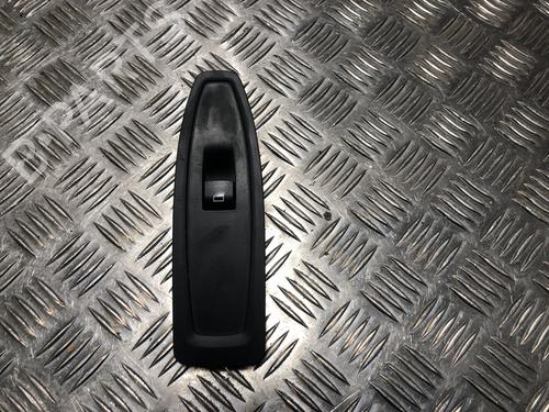 Højre fortil elrude kontakt BMW 1 (F21) 116 d (116 hp) 31186337