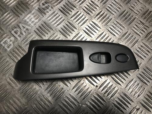 Højre fortil elrude kontakt Højre fortil elrude kontakt HONDA CIVIC VIII Saloon (FD, FA) 1.3 IMA (FA3, FD3) (95 hp) 33907406 33907406