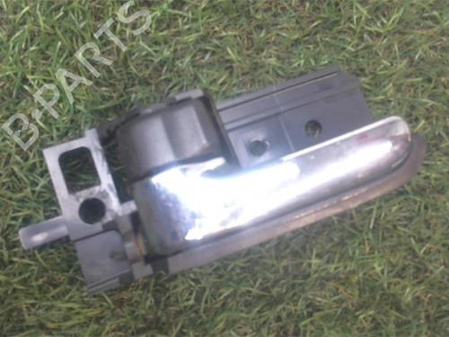 Poignée intérieure avant gauche TOYOTA COROLLA (_E12_) 2.0 D-4D (CDE120R, CDE120L_) (110 hp) 12968340