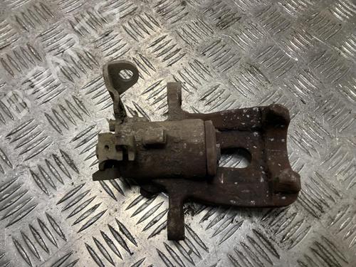 Pinza freno posteriore sinistra Pinza freno posteriore sinistra RENAULT CLIO III (BR0/1, CR0/1) 1.5 dCi (BR0H, CR0H, CR1S, BR1S) (106 hp) 34215460 34215460
