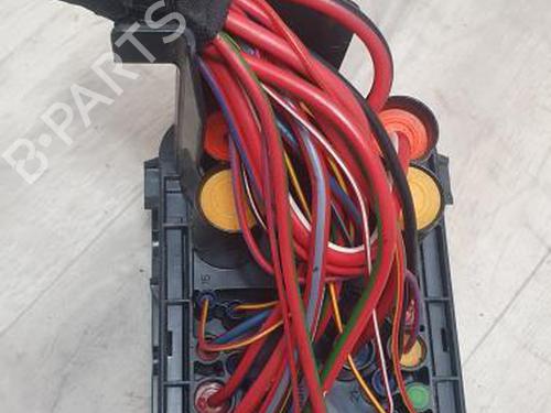 fuse-box-audi-a3-sportback-8pa-2004-2005-2006-2007-2008-2009-2010-2011-2012-2013-2014-2015-23127901 main image