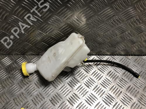 Used Brake fluid reservoir Brake fluid reservoir CITROËN C4 CACTUS 1.6 BlueHDi 100 (99 hp) 40497228 40497228