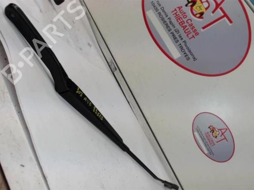 Used Front windshield wiper arm PEUGEOT 308 I (4A_, 4C_) 1.6 HDi (90 hp) 20631004