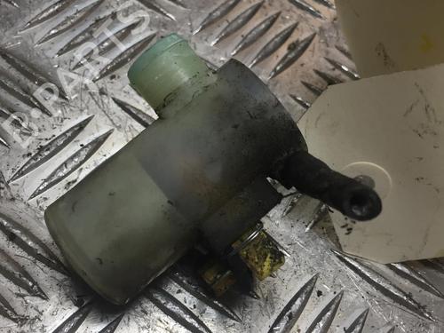 Used Washer pump HONDA CR-V I (RD) 2.0 16V 4WD (RD1, RD3) (147 hp) 25011102