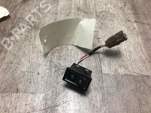 Used Switch Switch TOYOTA LAND CRUISER 90 (_J9_) 3.0 TD (KZJ90_, KZJ95_, KZJ90R, KZJ95R, KZJ90W, KZJ95W) (125 hp) 20619903 20619903