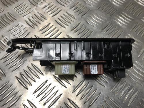 Left front window switch RENAULT CLIO IV (BH_) 1.5 dCi 90 | BP23395268I27