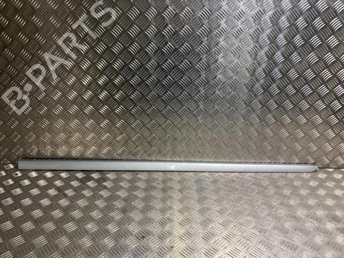 Used Front right wheel arch trim PEUGEOT 407 Coupe (6C_) 2.7 HDi (204 hp) 31599795