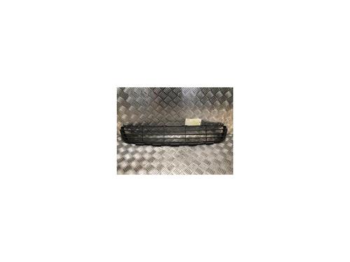 Used Grille TOYOTA YARIS (_P9_) 1.4 D-4D (NLP90_, NLP90R) (90 hp) 26661912