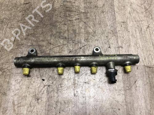 Rail D'Injecteurs RENAULT SCÉNIC I MPV (JA0/1_, FA0_) 1.9 dCi (JA05, JA1F) (102 hp) 31201101