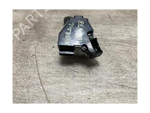 Switch NISSAN X-TRAIL II (T31) 2.0 dCi 4x4 | BP23034175I30
