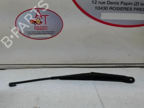Used Front windshield wiper arm FIAT PUNTO (188_) 1.2 60 (188.030, .050, .130, .150, .230, .250) (60 hp) 13266481