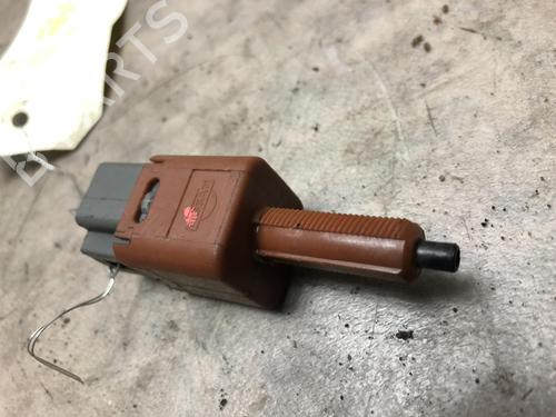 Used Switch RENAULT CLIO V (B7_) 1.3 TCe 130 (B7MF) (131 hp) 20633619