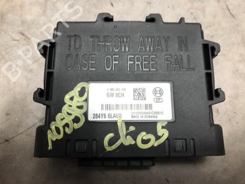 Steuergerät für RENAULT CLIO V (B7_) 1.3 TCe 130 (B7MF) (131 hp) 31243785