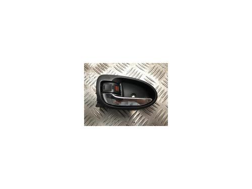 Used Front left interior door handle TOYOTA YARIS (_P9_) 1.4 D-4D (NLP90_, NLP90R) (90 hp) 26661930
