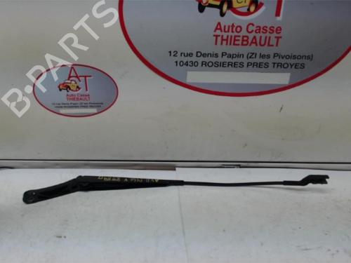 Used Front windshield wiper arm VW POLO V (6R1, 6C1) 1.2 (60 hp) 13137039