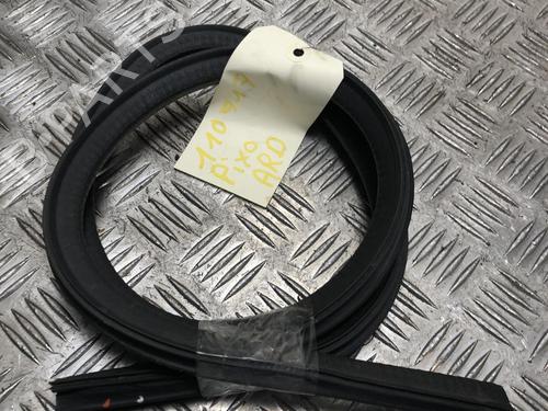 Used Rubber door seal NISSAN PIXO (UA0) 1.0 (68 hp) 31243923